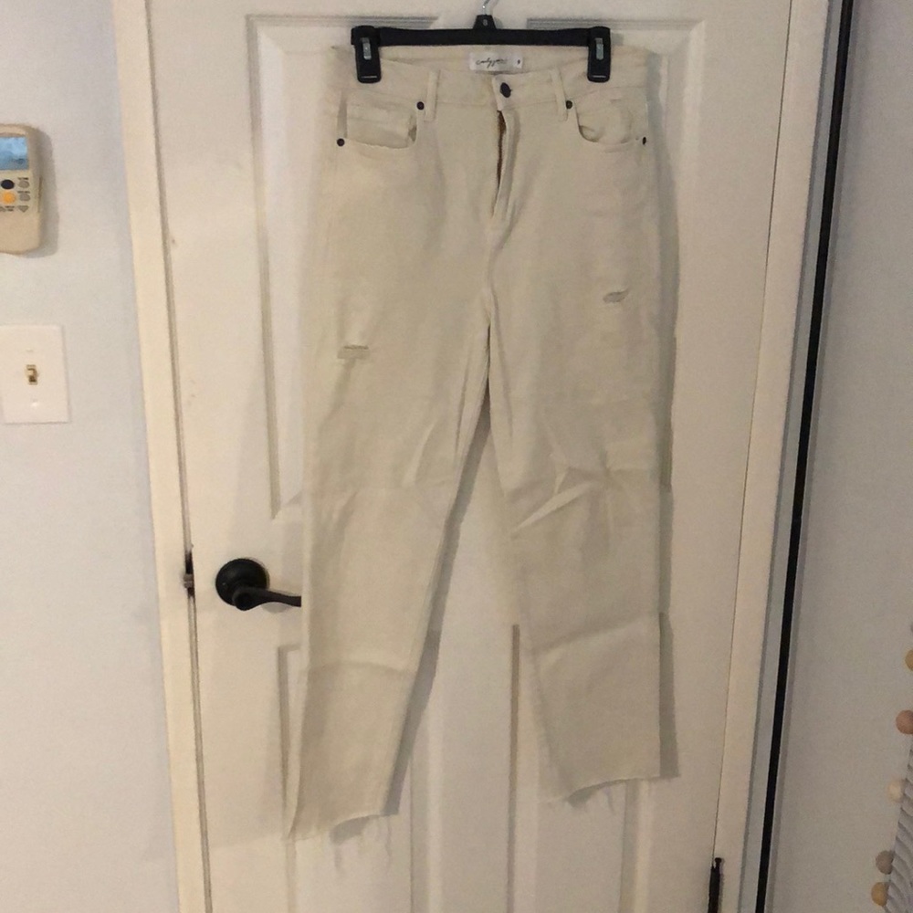Carly Jean LA